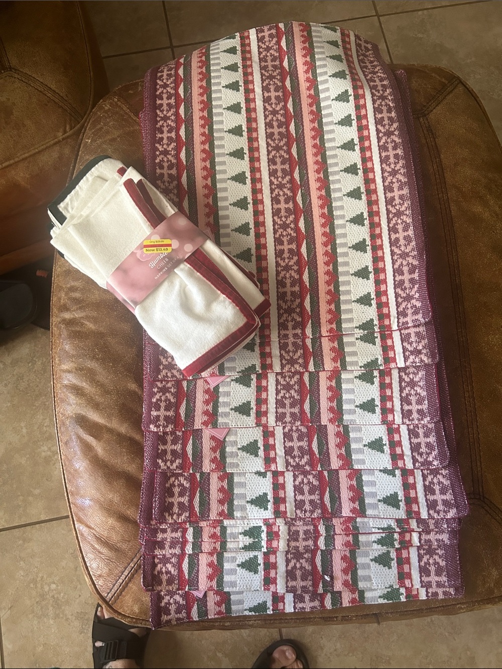 St. Nicholas Square Red and Green Holiday Knit Runner 10 Placemats 4 Napkins